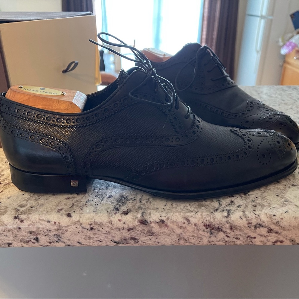 Louis Vuitton Shoes size 7.5 (8.5 US)